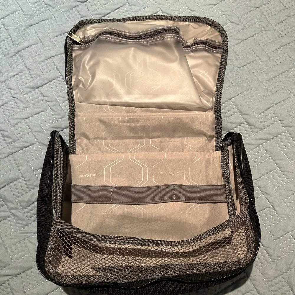 Samsonite Toiletry Kit - Picture 7 of 10